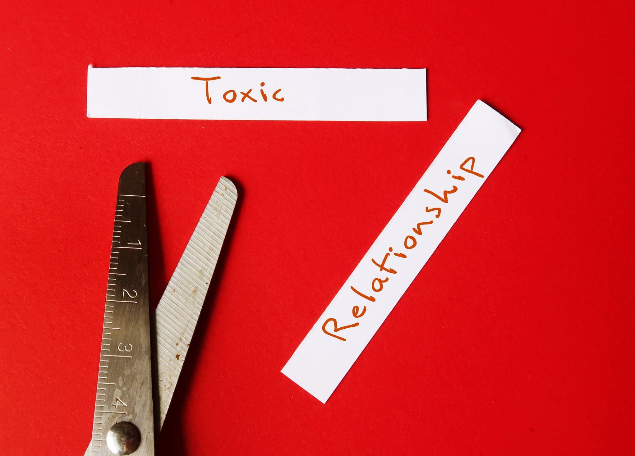 Is it Love or Control? 5 Warning Signs of a Manipulative Spouse